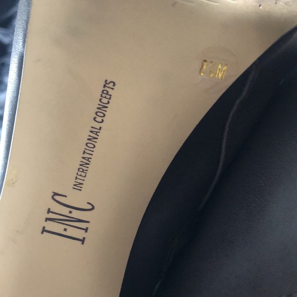 Women’s brown faux leather boots in a size 8 1/2 with a 4 inch heel. - Picture 4 of 7